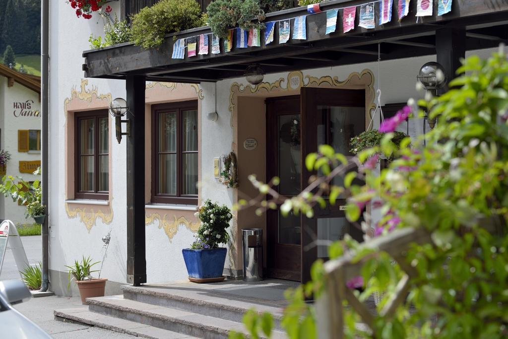 Hotel Traube Sankt Gallenkirch Exterior photo