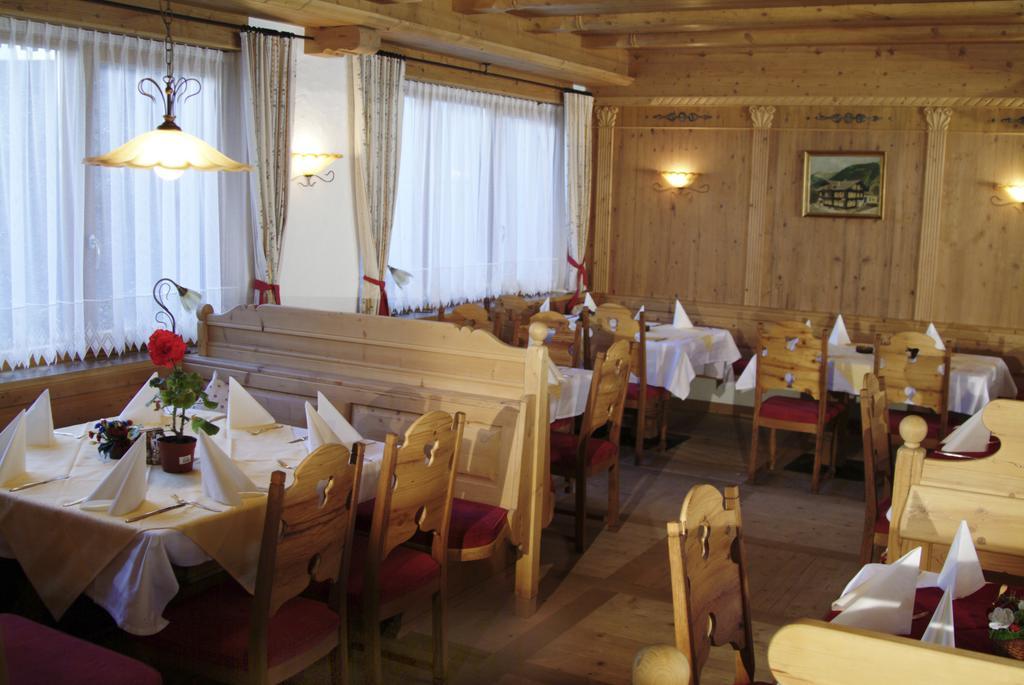 Hotel Traube Sankt Gallenkirch Exterior photo