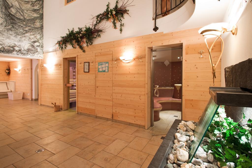 Hotel Traube Sankt Gallenkirch Exterior photo