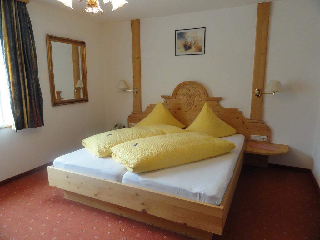 Hotel Traube Sankt Gallenkirch Room photo